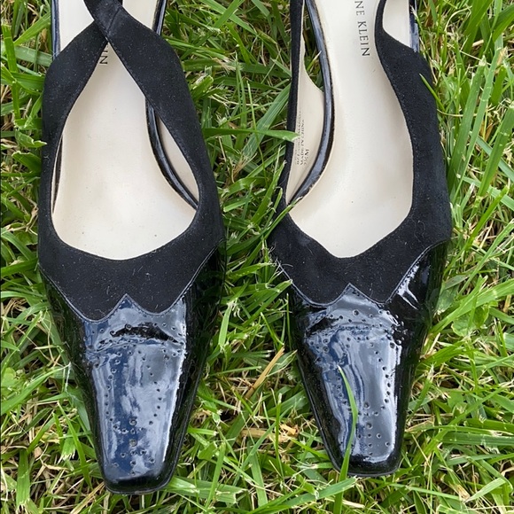 🎄🎄🎄🎉Anne Klein tuxedo black heels🖤 - Picture 2 of 10